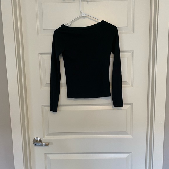 Top - Picture 2 of 6